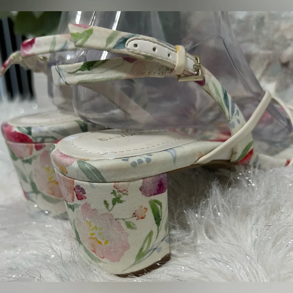 Bandolino White Floral Square-Toe Strappy Sandals